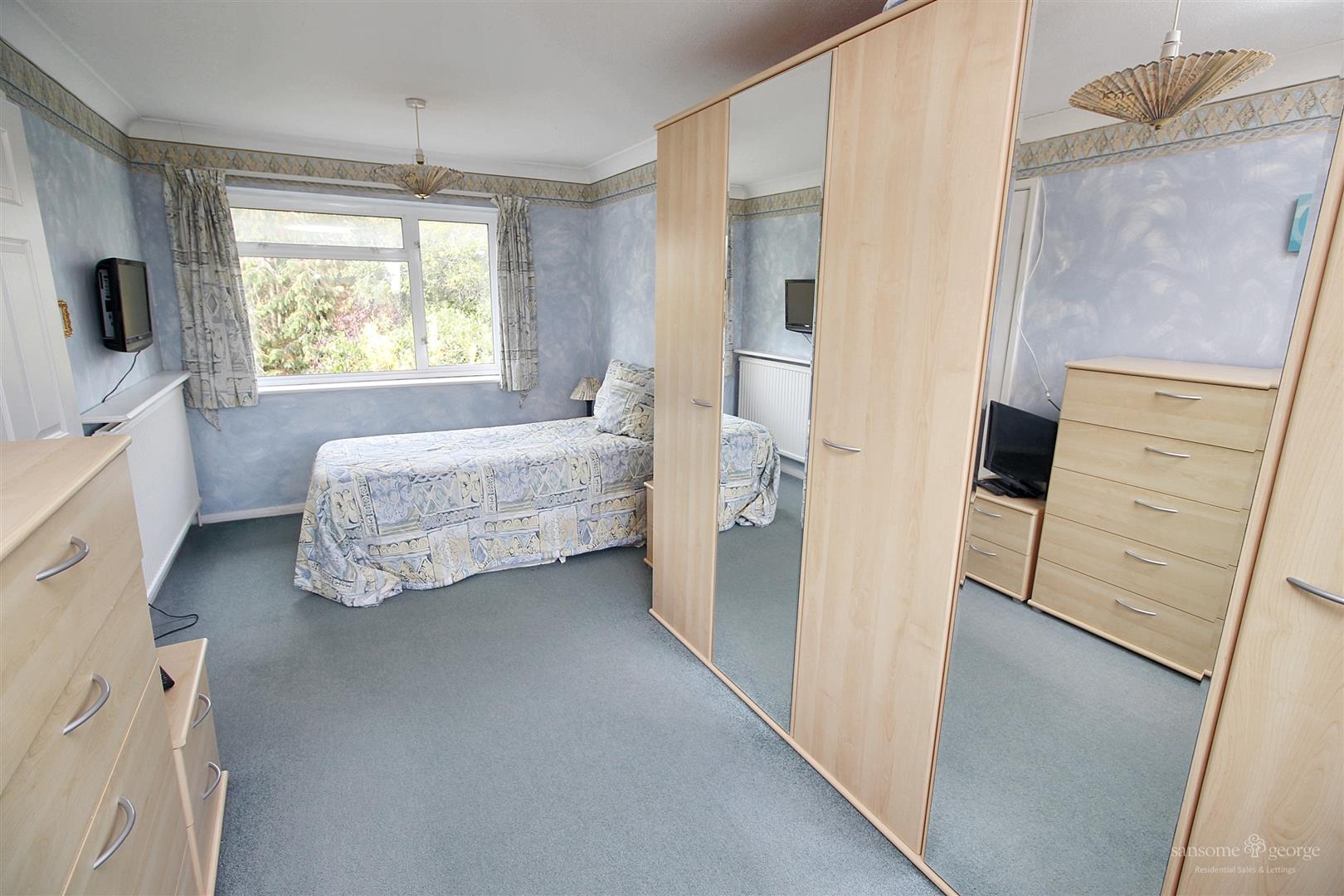 Warborough Avenue, Tilehurst, Reading